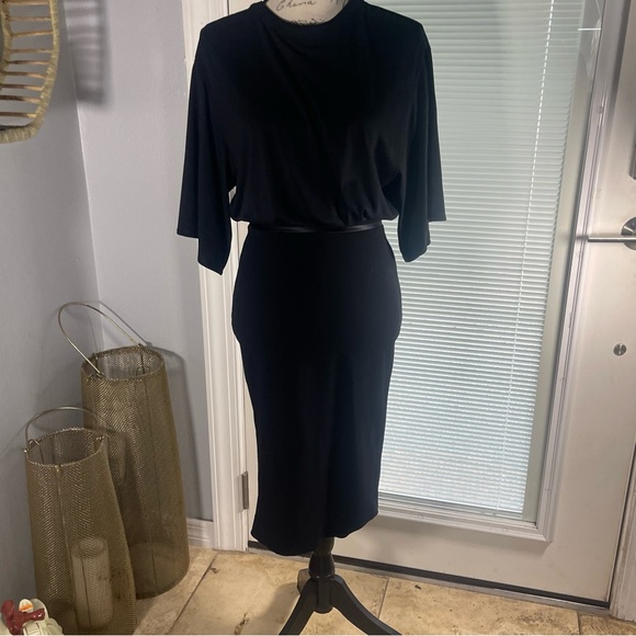 Givenchy Black Open Back Knee Length Tee Shirt Bodycon Viscose Dress Size 6 - Picture 6 of 16